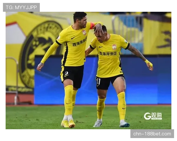 青岛西海岸一球小胜深圳新鹏城 戴维森82分钟定位球绝杀